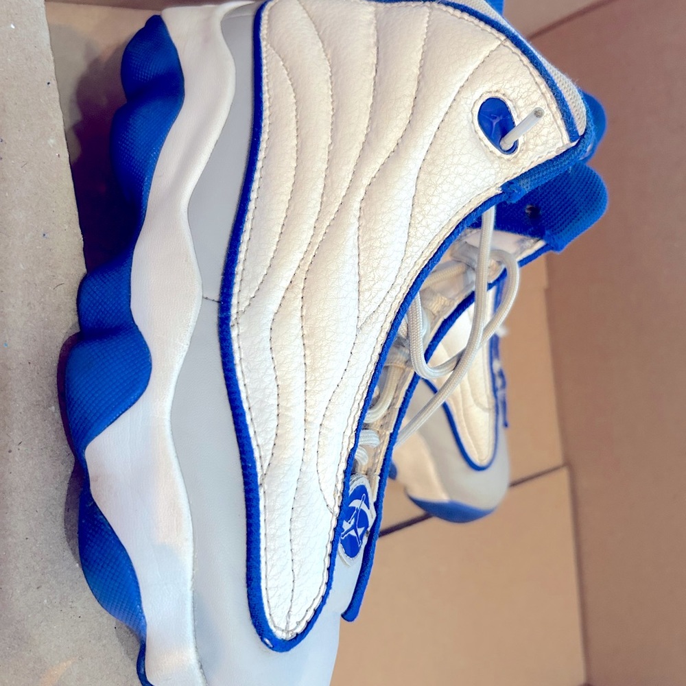 Jordan Pro Strong ‘White Blue Gray’ DC7911-104 Size 6Y boys